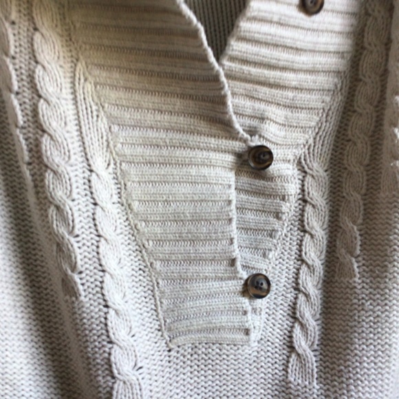 Ladies cable not knit pullover beige sweater.  Sz medium - Picture 4 of 7